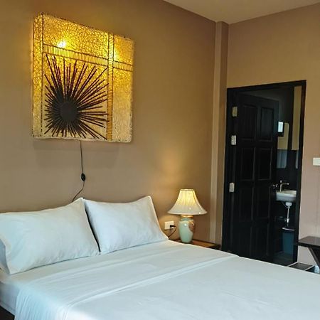 Hoh Guesthouse Chiang Mai Buitenkant foto